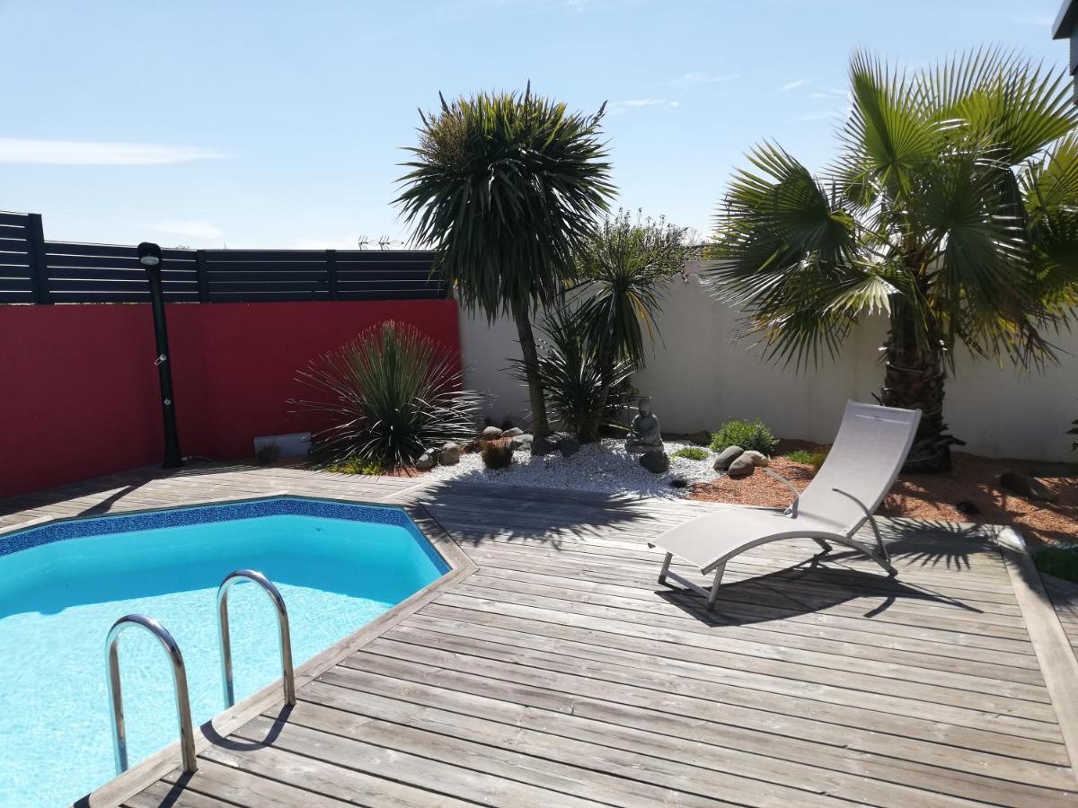 Independant Avec Piscine Et Cuisine Exterieures Alloggio in famiglia *